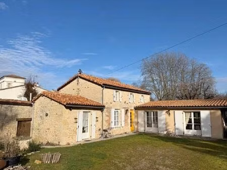 vente maison 5 pièces 106 m² ruffec (16700)