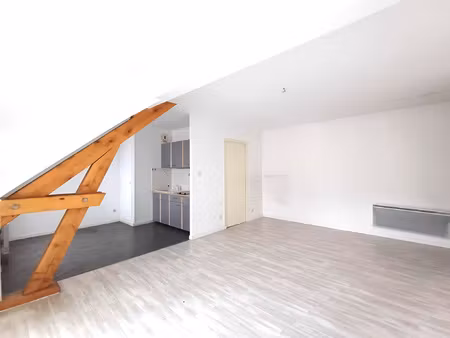 à vendre beau f2 lumineux avec balcon  ascenseur  parking
