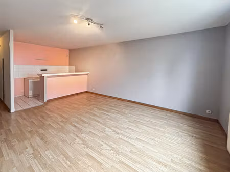 location appartement 1 pièce  34.34m²  mennecy