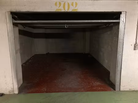 location parking 12 m² à neuilly-sur-seine (92200)  313 €