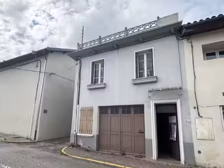 maison de ville à rénover de 58m2 à ruy montceau