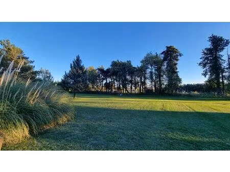 terrain à bâtir de 698m²
