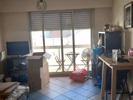 location appartement 1 pièce 23 m² à lyon 3 (69003)