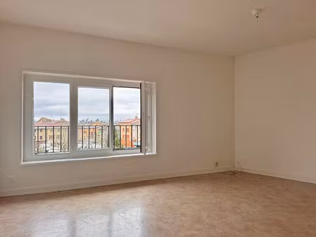 bois d'oingt - appartement 3 pièces - 69 m² - 2 chambres - cuisine meublée