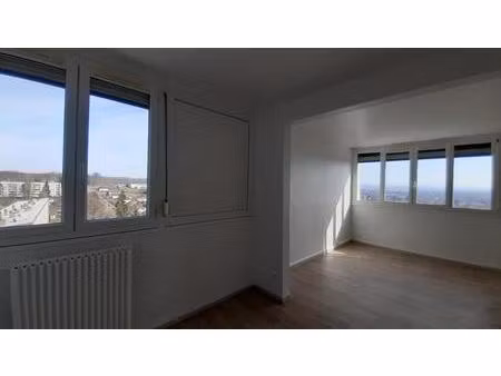 spacieux t4 avec ascenseur proche centre luxeuil