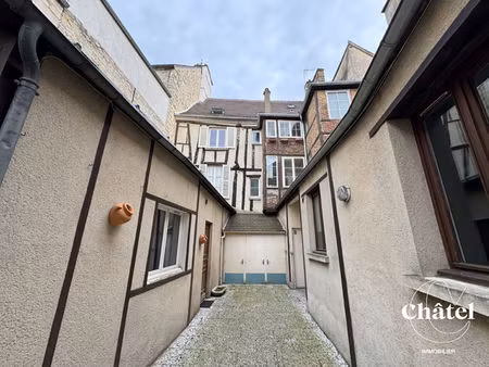 centre historique de senlis - t2 meublé