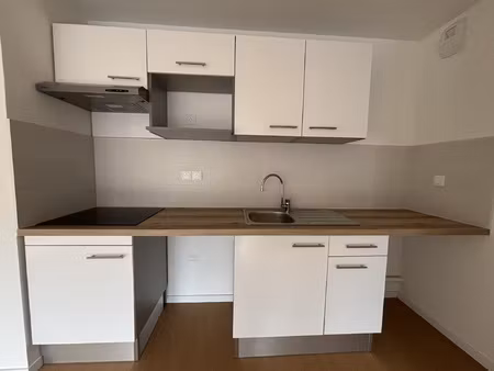 à louer t1 bis château de l'hers eau chaude et chauffage com