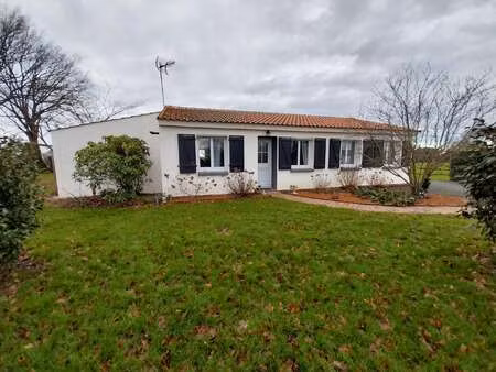 vente maison à challans (85300) : à vendre / 107m² challans