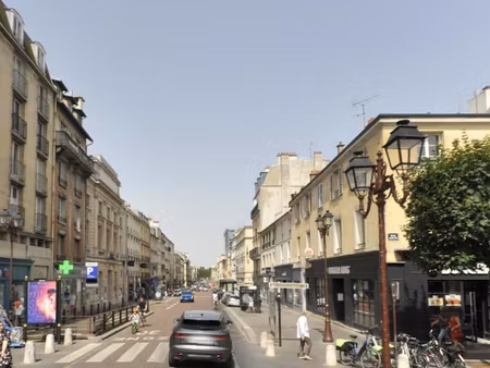 location locaux professionnels 208 m² à versailles (78000)  92 400 €