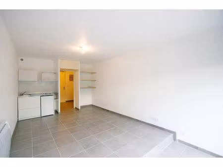 location appartement 1 pièce 27 m² à la grande-motte (34280)