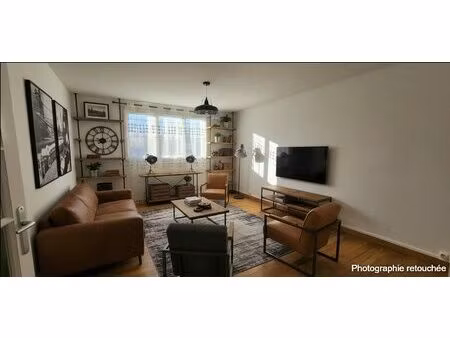 lumineux  bien agencé appartement familiale de 65.50 m²