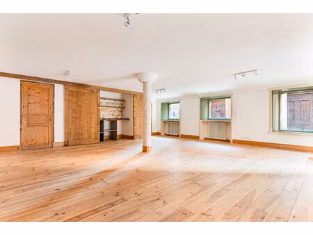 galerie d'artiste ou local commercial en centre historique