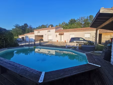 proche limoux-villa avec piscine sur 1800 m2