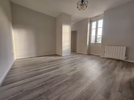 t2 refait à neuf - place du 30 octobre - dijon