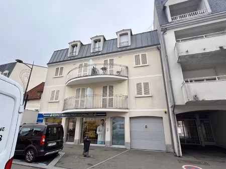 f2 de 35.6m2 proche gare