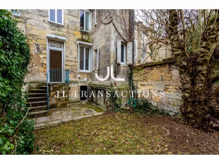 maison en pierre avec jardin à deux pas du jardin public