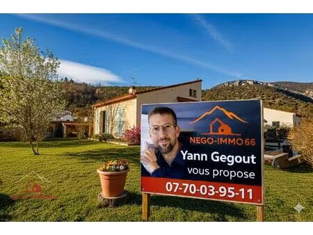 villa d'exception au pied du canigou : volume  calme et vue impr