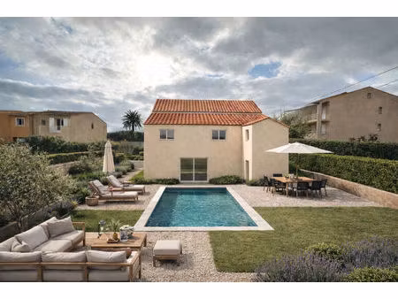 terrain exceptionnel de 353 m² au coeur de la crau centre ville