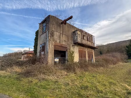 terrain avec ancien transformateur