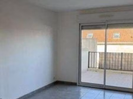 location maison à mézières-sur-seine (78970) : à louer / 59m² mézières-sur-seine