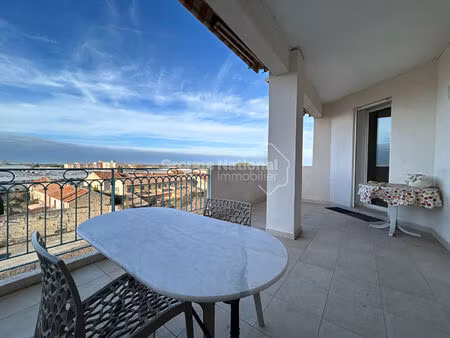 appartement t3 avec grande terrasse et stationnement privatif - carpentras