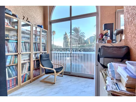 la londe - appartement duplex t2 - 45 m² - loggia - acces plage a pied