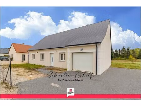 belle maison de plain pied avec 3 chambres cellier et garage