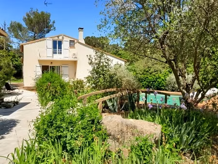 maison t5 vue sur la garrigue de 142 m² avec garage  piscine et terrain