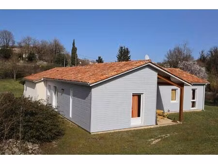maison plain-pied de 2005  3/4 chambres  garage sur terrain 5400m2