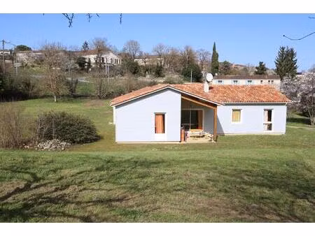 maison plain-pied de 2005 avec garage sur terrain 5400m2