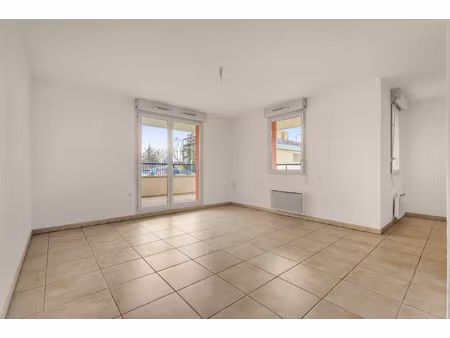 pouvourville bel appartement t3 de 63 m2 en rez-de-chaussé