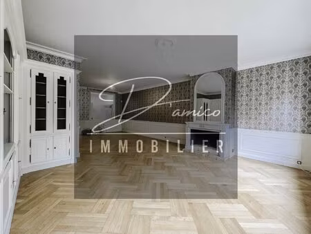 grande maison familiale avec potentiel profession libérale à d