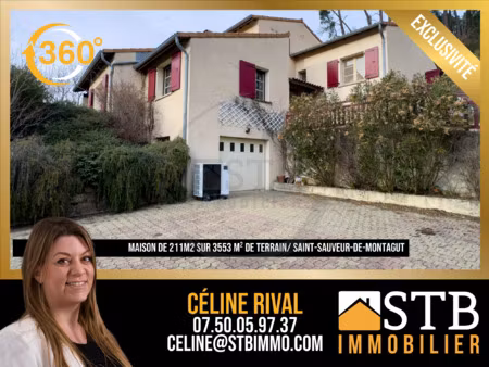 maison individuelle de 211m2 avec piscine sur terrain de 355