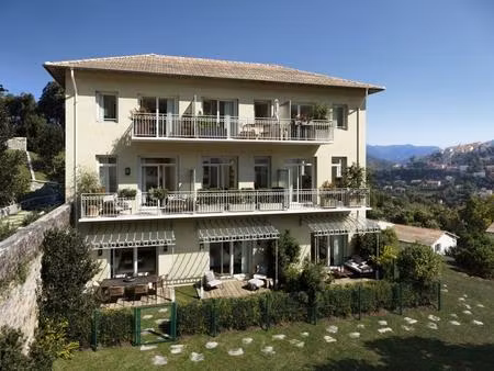 nice rimiez studio dernier etage entièrement rénové avec balc