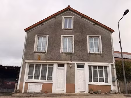 vente maison 6 pièces 156 m² à montchevrier (36140)  49 000 €