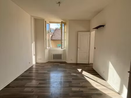 appartement 2 pièces 32 m² à louer septèmes-les-vallons 13240 ? | era immobilier