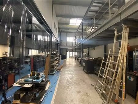 vente local d'activités st pierre du perray 580 m²