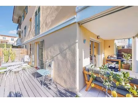 appartement 3 pièces lumineux avec terrasse  jardin et place de parking...