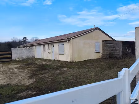 vente maison 4 pièces 73 m² à montlieu-la-garde (17210)  108 600 €