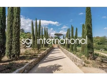 ref 2255 - saint-tropez - élégante bastide rénovée