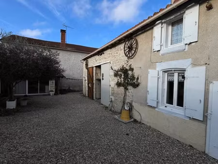 vente maison 4 pièces 84 m² à la rochefoucauld (16110)  155 000 €