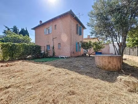 maison divisée en 2 appartements : secteur base nature