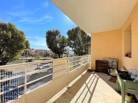 appartement à louer 3 pièces 62.7 m² - avignon (84) - 745€