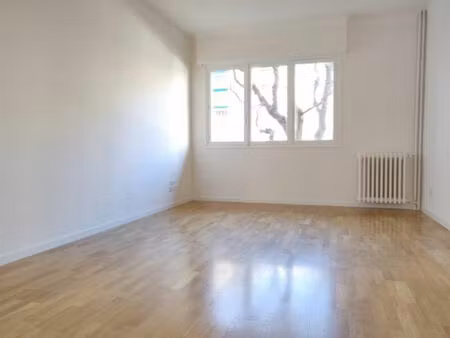 location appartement 3 pièces 73 m² à marseille 8 (13008)