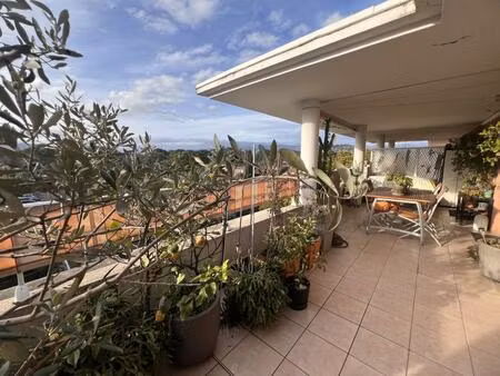 vivre au bord du lac : sublime 3 pièces avec terrasse et prestations haut de gamme au cann