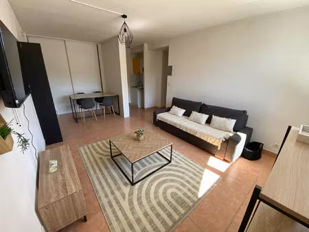 location appartement 1 pièce 32 m² à nîmes (30000)
