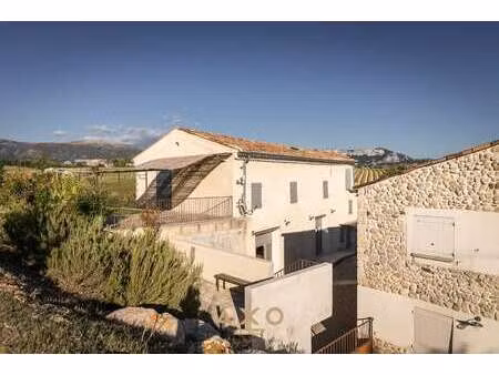 maison de luxe à vendre à moustiers-sainte-marie : 1 395 000 €