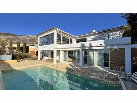 maison de luxe à vendre à saint-vallier-de-thiey : 1 100 000 € | 273m²