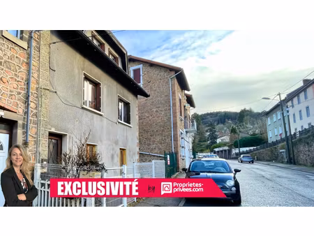 cours 69470 - maison de ville spacieuse
