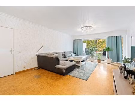 3 slaapkamer appartement  ondergrondse staanplaats & kelder